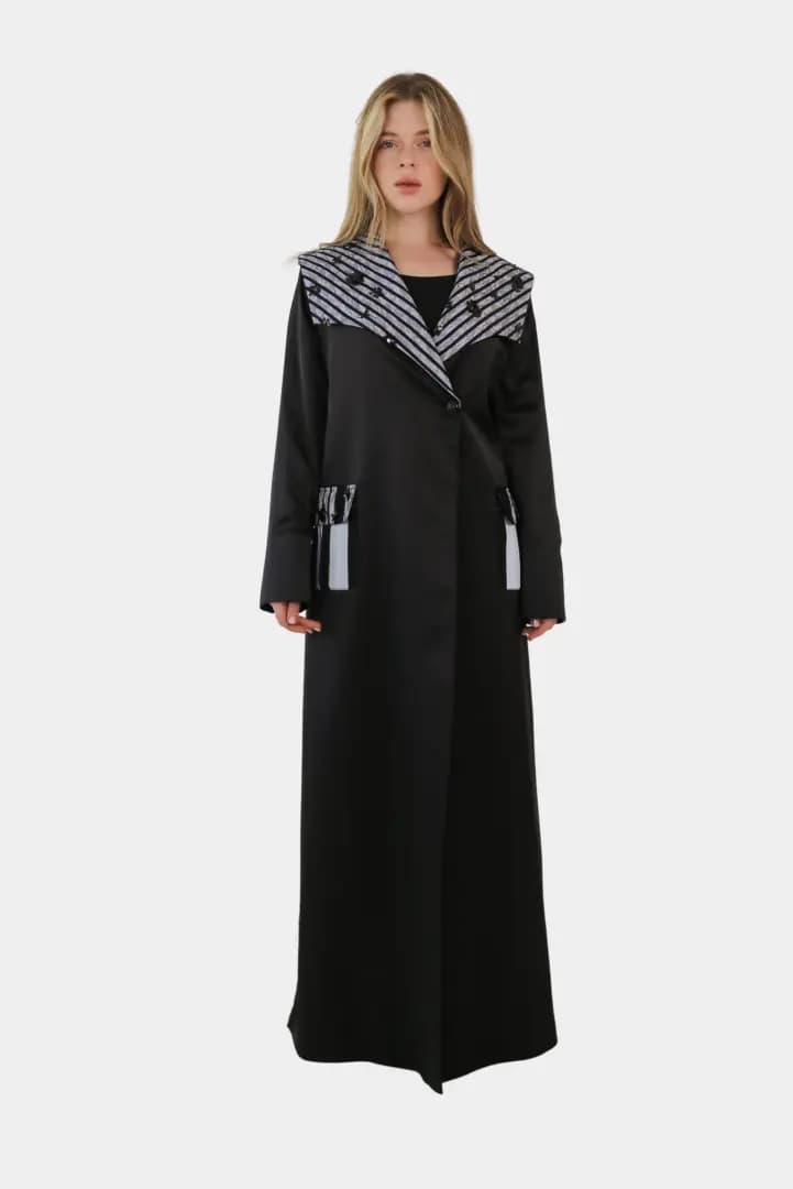 The Queen B Cape